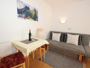Apartment in Huben near Ski Slopes