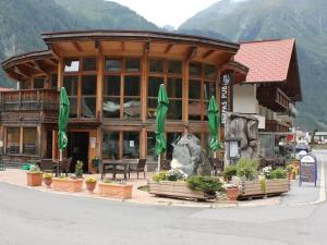 Apartment in Huben near Ski Slopes