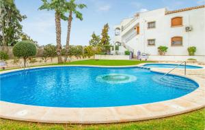2 Bedroom Cozy Apartment In Orihuela
