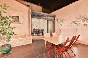 Appartements La Genereuse #Patio #Hyper-centre #4 personnes : photos des chambres