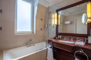 Hotels Hotel Pont Royal Paris : photos des chambres