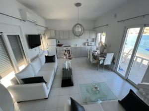 VILLA BLANCA