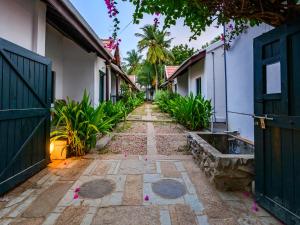 Neemranas Coconut Alley