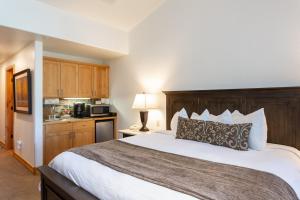 Hotel Room - The Lodges at Deer Valley Hotel Room