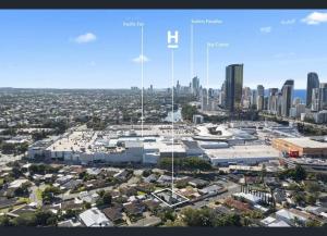 Ultra Modern & RelaxingCity 4bed House - with a Private Pool - 10mins walk to Beach