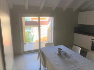 Budello di Alassio, ampio appartamento con box