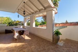 Saija Apartment con piscina