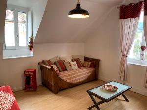 Appartements maison delalonde Autun centre charmant meuble 5 places : photos des chambres