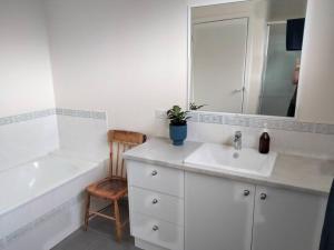 Comfortable three bedroom home close to the beach