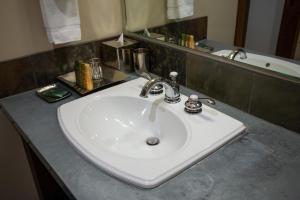 Hotel Room - Silver Baron Lodge