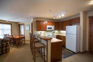 3221 - Three Bedroom Standard Powderhorn Lodge condo