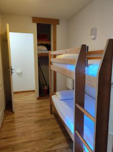 Appartements T2 bis sud -6 pers- Chamrousse 1700 Bachat Bouloud : photos des chambres