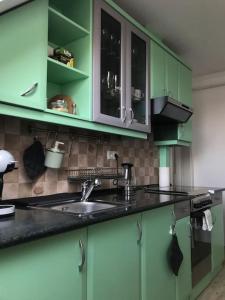 Hangulatos társasházi apartman Pécs belvárosában