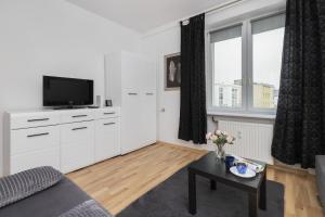 Batorego Studio Apartment Downtown Gdynia by Renters