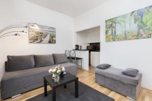 Batorego Studio Apartment Downtown Gdynia by Renters