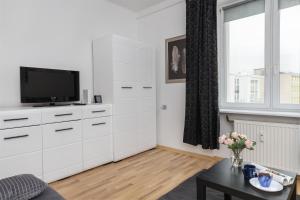 Batorego Studio Apartment Downtown Gdynia by Renters