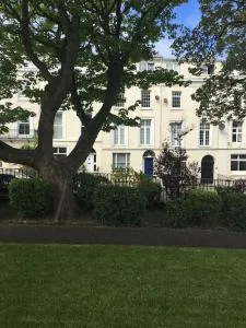 The Ground Floor Duplex Apartment - 卡斯尔敦