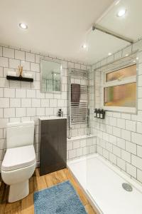 Stylish Underground flat, beach 30s, Graffiti Yard