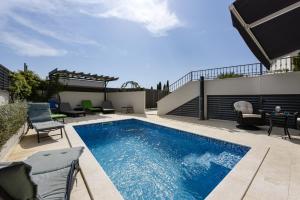 Villa Azzuro with jacuzzi and pool