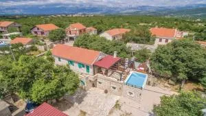 Stone villa Pietra with pool - Gospić