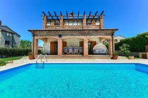 Villa Toscana Sole with pool
