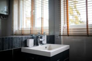 EASY RENT Apartments RAYSKIEGO