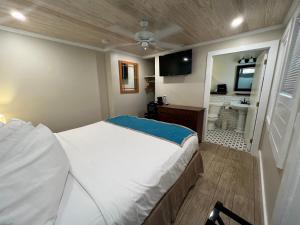 King Room room in Seashell Motel and International Hostel