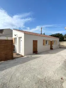 Paisible maisonnette à Entraigues sur la Sorgue - 索尔古河畔的恩特莱奎斯