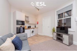 Studio 1, First Floor Town Centre Apartment