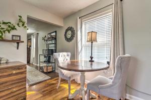 Pensacola Cottage with Gas Grill Near Beaches!