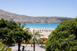 Seafront studio with beach view in the center of Los Cristianos