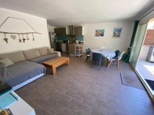 Appartements Rez de jardin 4-5 pers au calme a 50 m de la plage : photos des chambres