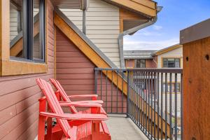 Alluring Mountain View Condo - Right In The Heart Of Downtown - managed by Little Sister Getaways