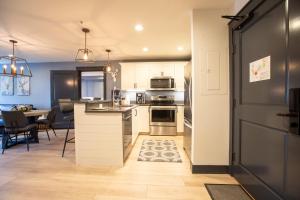 1303 - Two Bedroom Deluxe Eagle Springs West condo