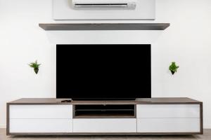 Poolside Gunya Luxury Living in Fannie Bay