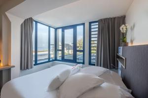 Hotels Hostellerie de la Pointe Saint-Mathieu - SPA & Restaurant : photos des chambres