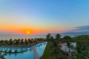 Marítima Playa Beach front Condo with great views