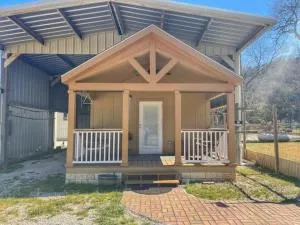 Magnolia Creek Haus on River Road - Third Crossing