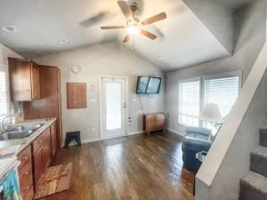 Magnolia Creek Haus on River Road