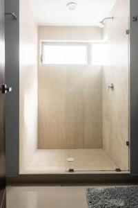 Peaceful & beautiful 3 min walking to the beach