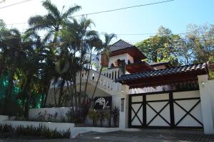 Casa Vitality Bed and Breakfast - Playa Guiones, Nosara - 4 Minute Walk to the Beach