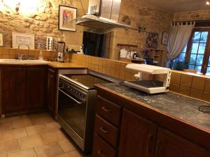 Villas Villa de 4 chambres avec piscine privee jacuzzi et jardin clos a Proissans : photos des chambres