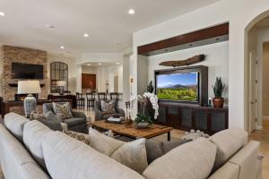 Escape to Legends - Pool, Games & Amazing Mountain Views in PGA West #067651 5br