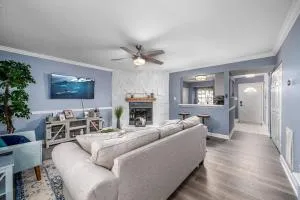 Cozy End Unit Townhouse 1 Mile from Downtown Cary - Apex