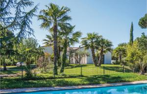 Maisons de vacances Stunning home in Beziers with 5 Bedrooms, WiFi and Outdoor swimming pool : photos des chambres