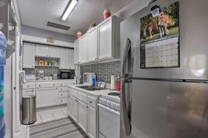 Stuart Apartment with Patio Near St Lucie River!