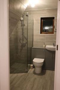 Entire -4 Bedrooms Detached House with Driveway