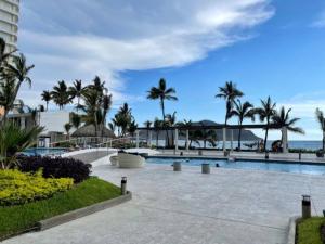 CONDO DE LUJO EN PLAYA ZONA DORADA CAMINO AL MAR