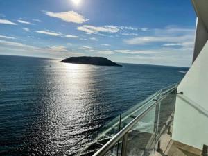 CONDO DE LUJO EN PLAYA ZONA DORADA CAMINO AL MAR