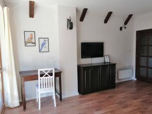 Студио "Птича Песен" - Studio "Birdsong", Смолянски езера